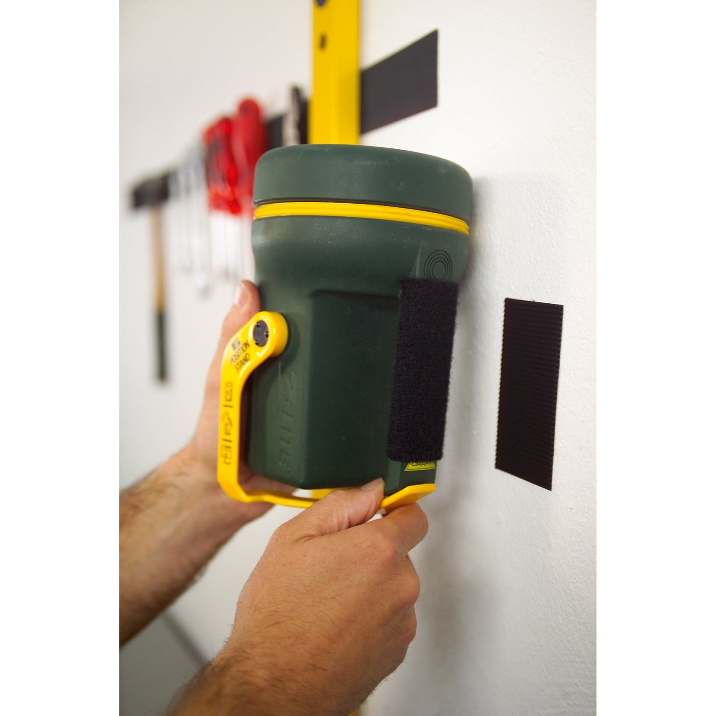 tesa® Klettverbinder On & Off Extra Strong 50 x 100 mm (B x L) selbstklebend schwarz 2 St./Pack.