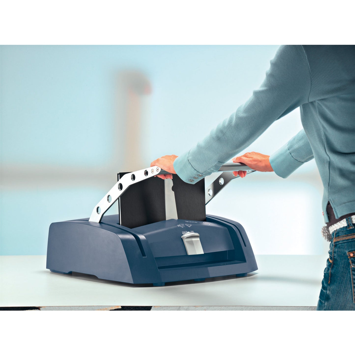 Leitz Buchbindegerät impressBIND 280 47 x 16 x 56 cm (B x H x T) 280 Bl. (80 g/m²) blau/silber