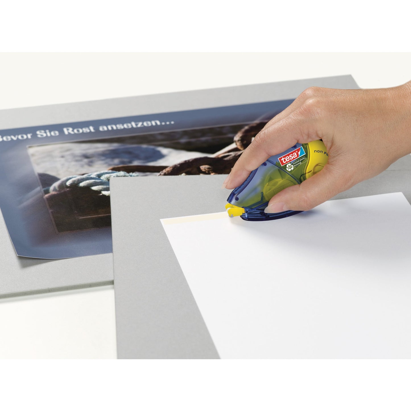 tesa® Kleberoller non permanent 8,4 mm x 14 m (B x L) nachfüllbar blau