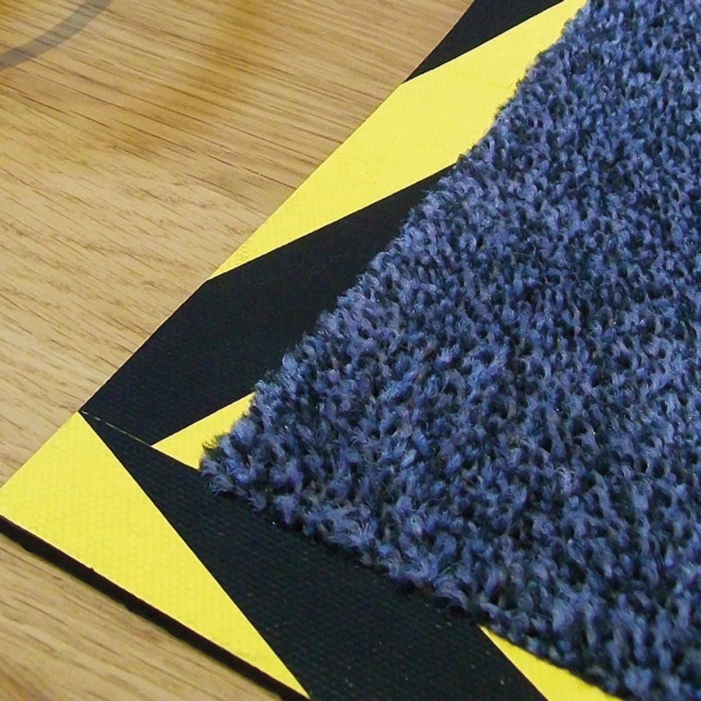 Doortex Kabelschutzmatte kablemat Innenbereich harte- und weiche Böden 40 x 120 cm (B x T) rutschfest 100 % Nylon anthrazit