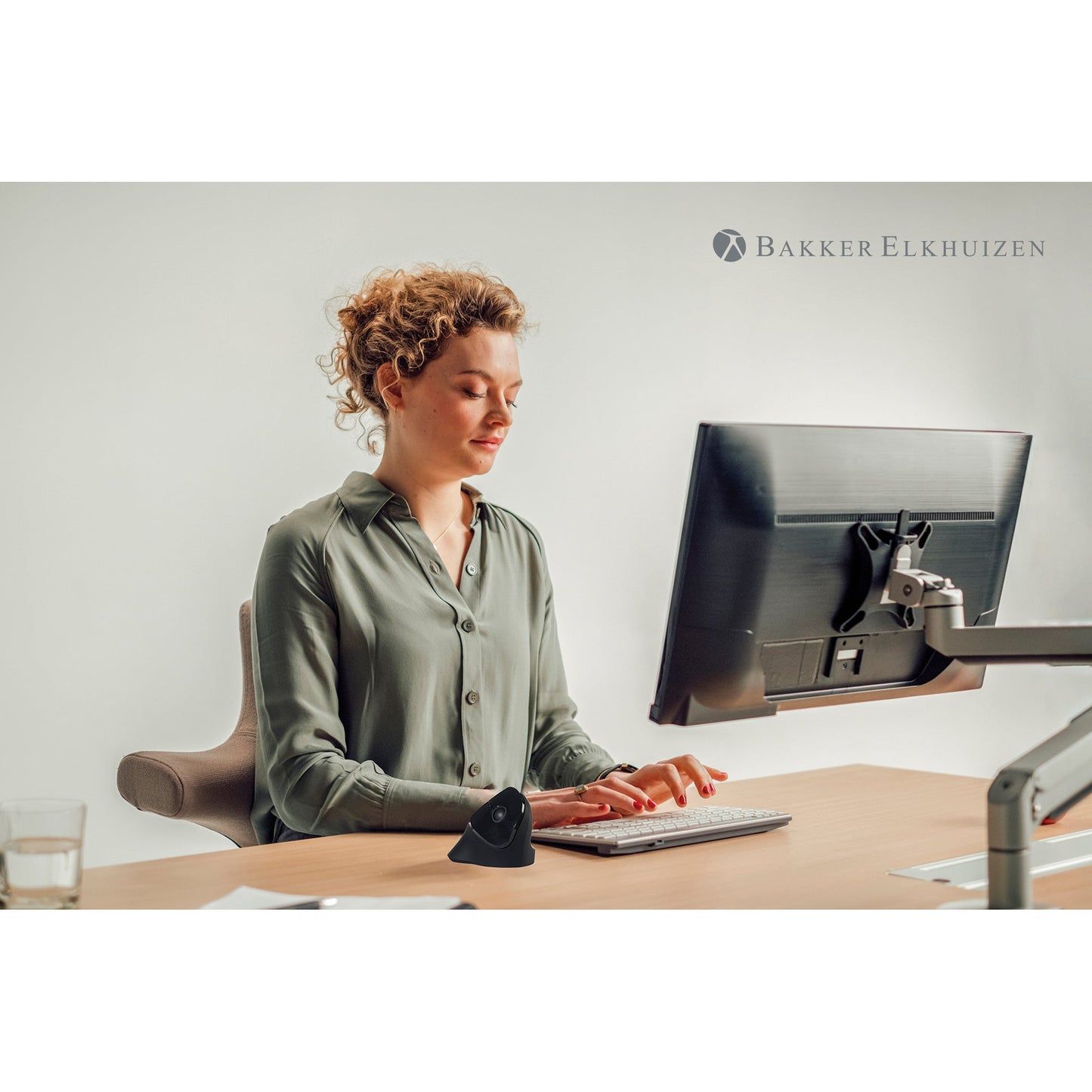 BakkerElkhuizen Optische PC Maus PRF Rechtshänder ergonomisch USB-A 20m Batterie inkl. Dongle schwarz