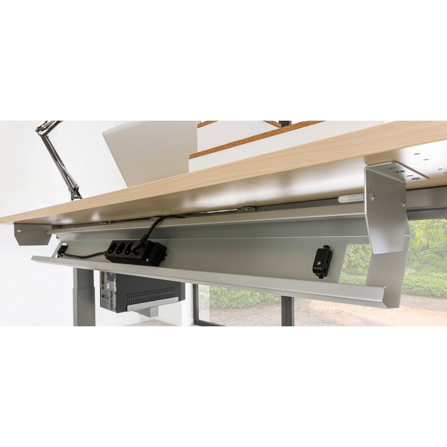 Hammerbacher Kabelkanal 1.262 x 93 x 144 mm (B x H x T) Metall, pulverbeschichtet silber