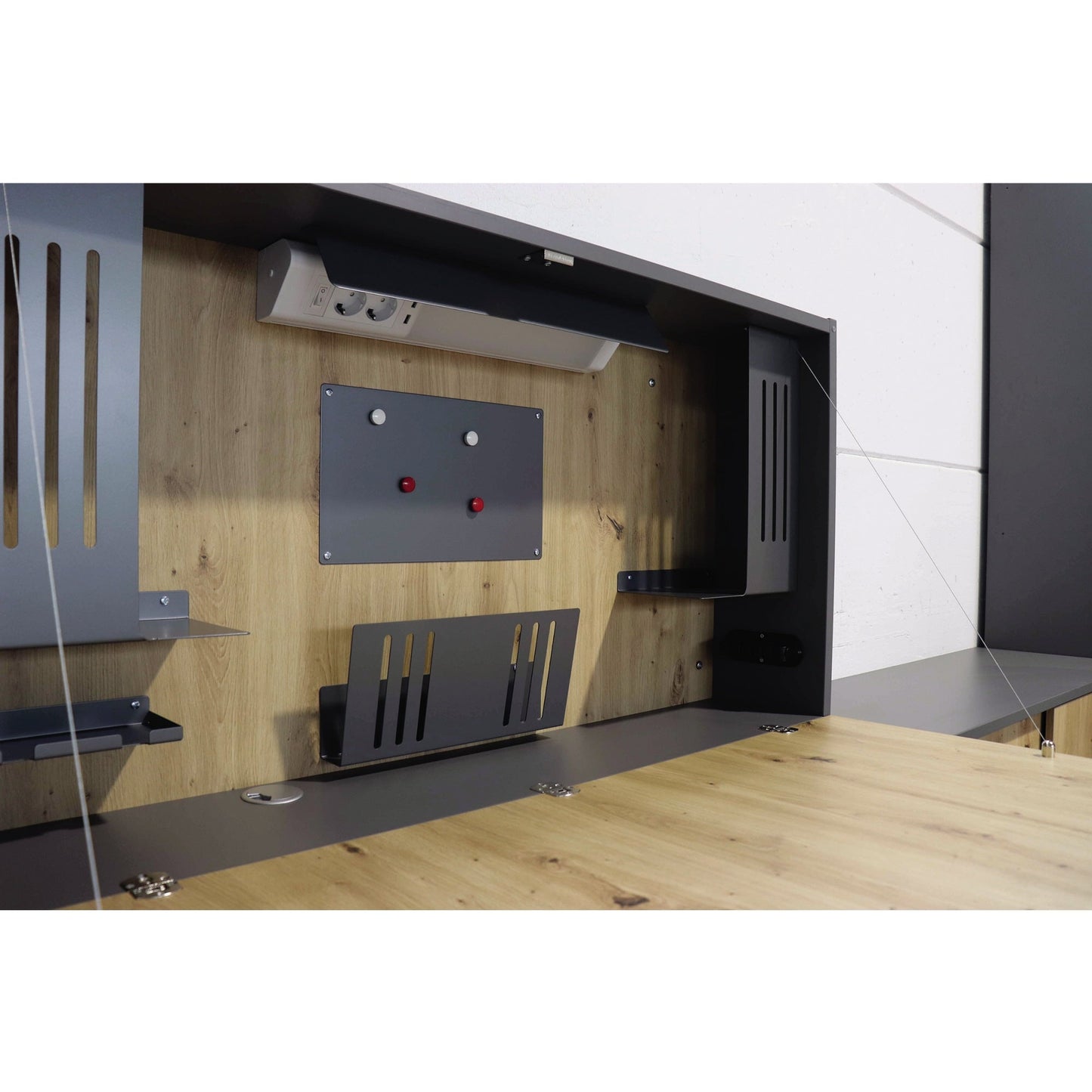 Hammerbacher PC-Arbeitsplatz VWO12 1.200 x 650 x 260 mm (B x H x T) 1.190 x 19 x 634 mm (B x H x T) abschließbar Leichtbauplatte asteiche