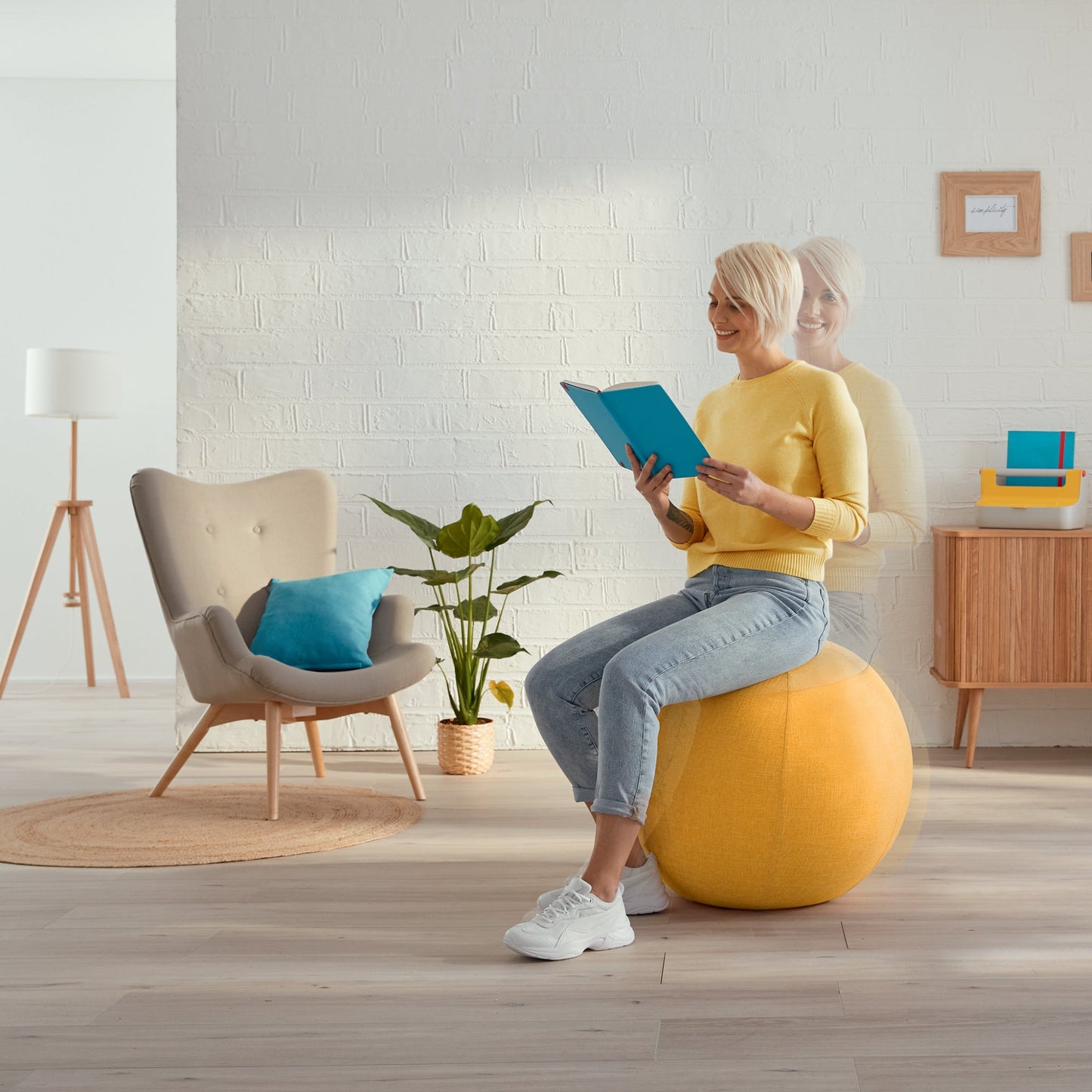 Leitz Sitzball Ergo Cosy 65cm inkl. Innenball, Stoffüberzug, Handluftpumpe, 2 Verschlussstopfen PVC, phtalatfrei 92 % Polyester, 8 % Elasthan gelb