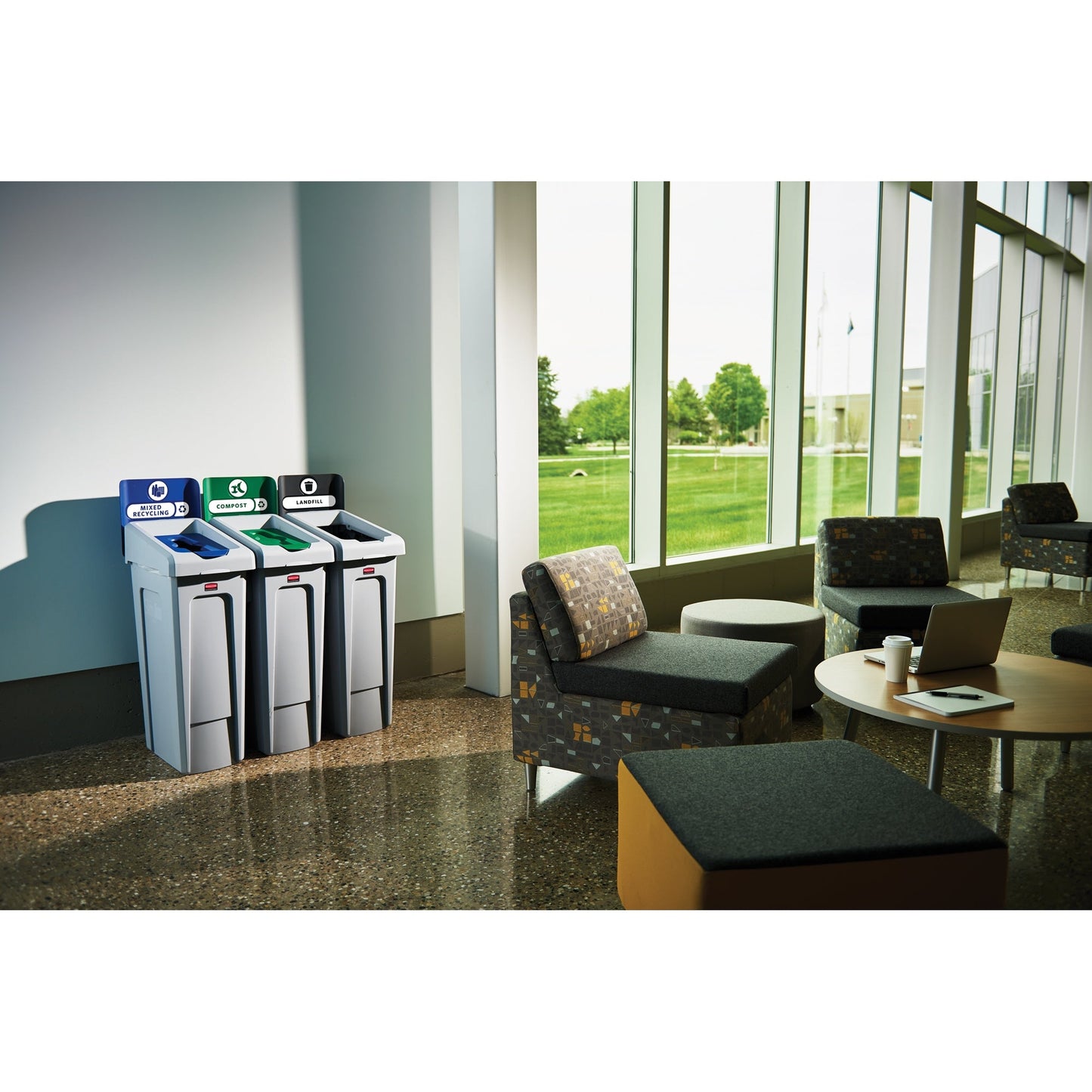 Rubbermaid Abfallsammelsystem SLIM JIM® RECYCLING 91,44 x 102,24 x 54,61 cm (B x H x T) 3 x 87l 3 Sortierfächer Polypropylen