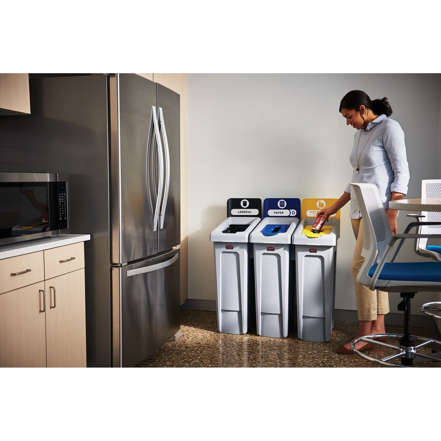 Rubbermaid Abfallsammelsystem SLIM JIM® RECYCLING 91,44 x 102,24 x 54,61 cm (B x H x T) 3 x 87l 3 Sortierfächer Polypropylen