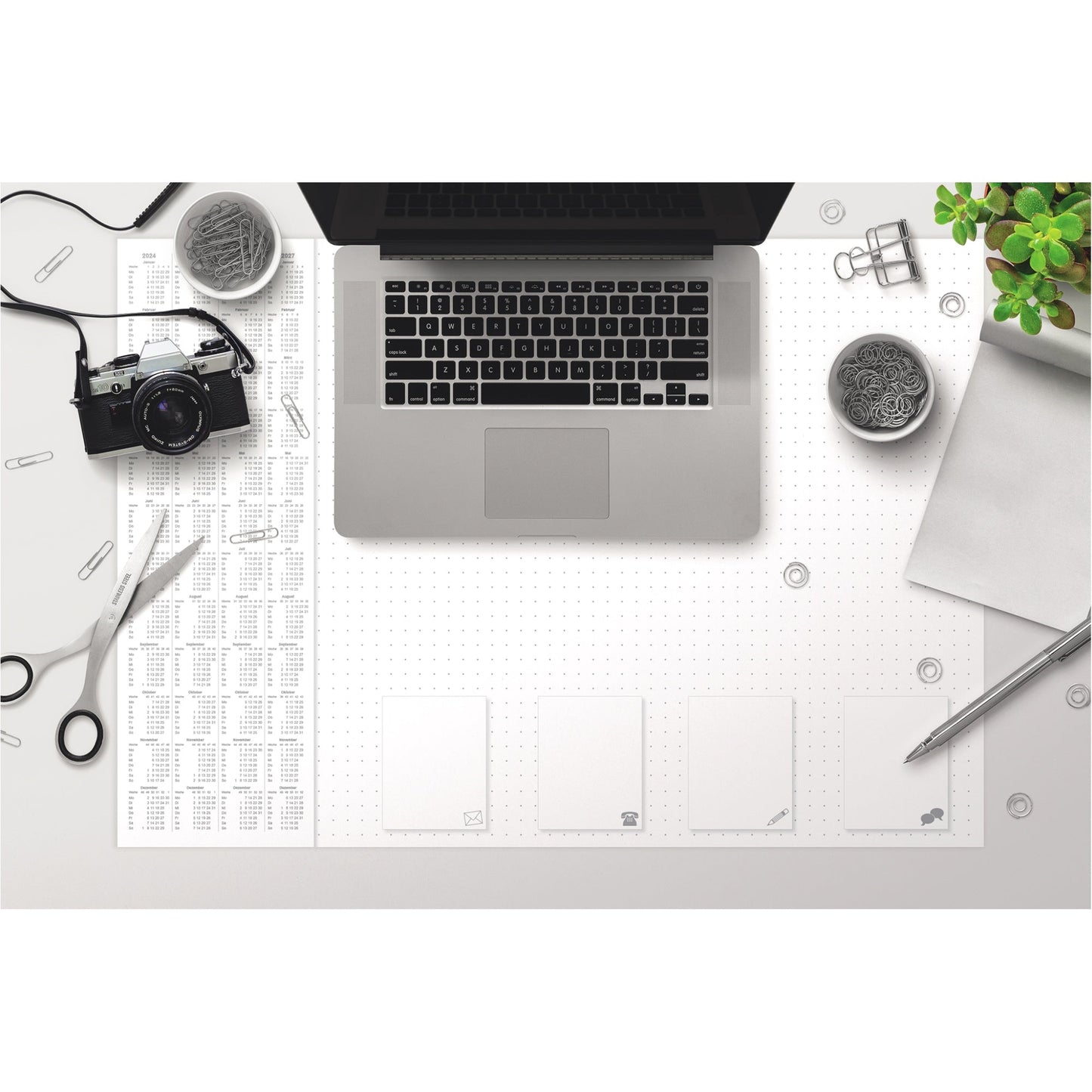 RNK Verlag Schreibunterlage Office 60 x 42 cm (B x H) mit Kalender 4 Jahre Papier weiß 30 Bl.