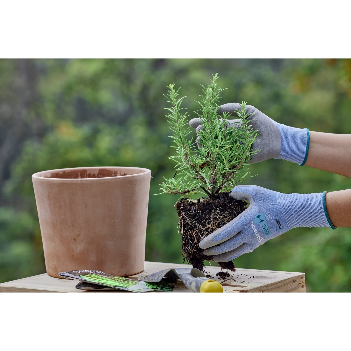 GEBOL Arbeitshandschuhe Upcycled SENSITIVE 7 II Polyester/Nylon hellblau