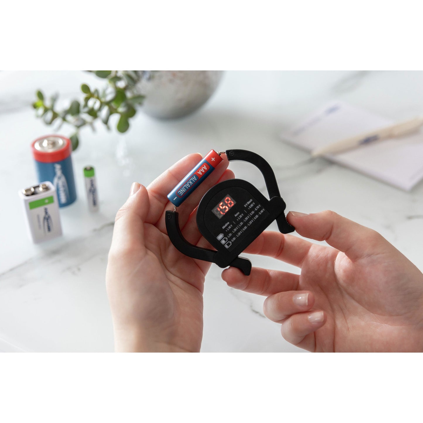 ANSMANN Batterietester Alkaline Batterien, NiMH Akkus AAA/Micro, AA/Mignon, C/Baby, D/Mono, E-Block