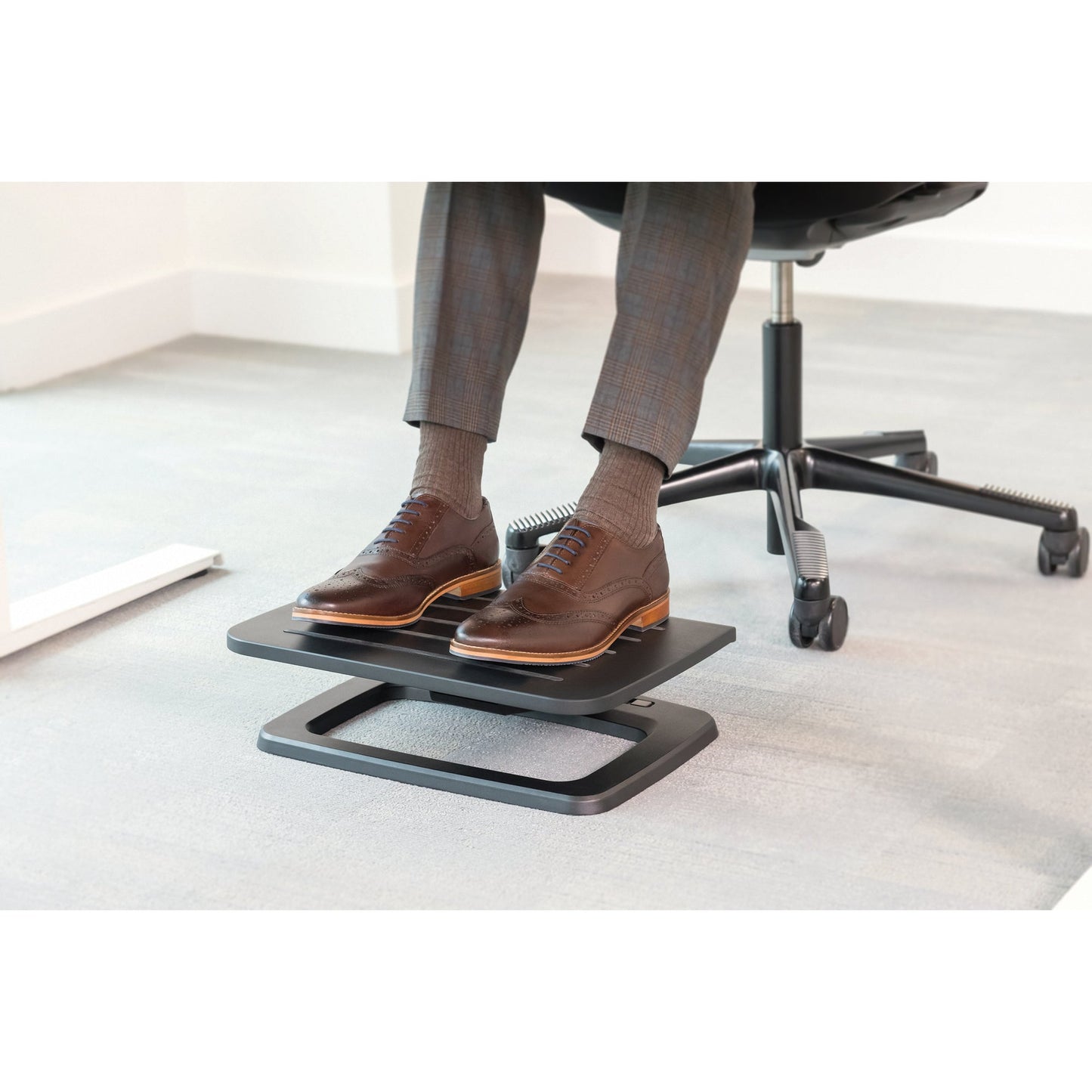 Fellowes® Fußstütze HanaT LT 45 x 17,5 x 36 cm (B x H x T) nicht beheizbar Kunststoff schwarz