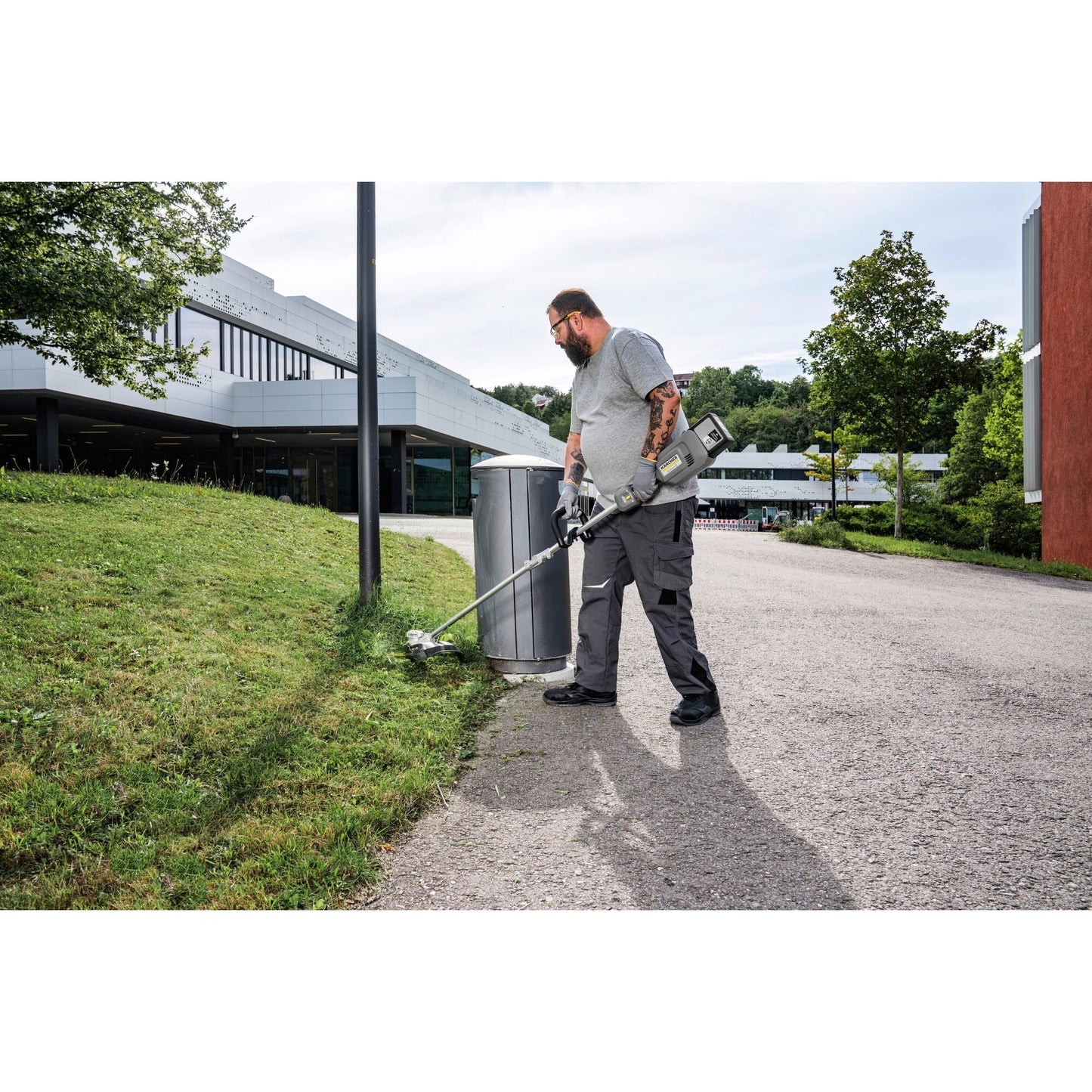 Kärcher Rasentrimmer LT 380/36 Bp 3,8cm Stufe 1: 4.600 U/Min., Stufe 2: 5.600 Akku inkl. zusätzlichem Handgriff, Innensechskantschlüssel, Fadenspule Zubehör erforderlich