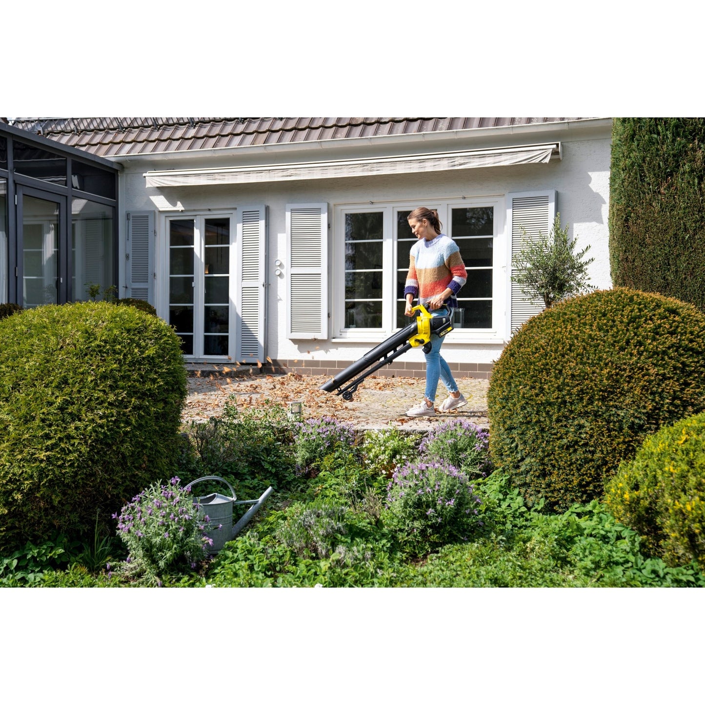 Kärcher Laubsauger BLV 18-200 Battery 330m³/h 200km/h Akku Zubehör erforderlich erforderliches Zubehör: Akku Battery Power 18/50 2.445-035.0, Battery Power+ 18/30 2.445-042.0 inkl. Fangsack, abnehmbaren Führungsrollen