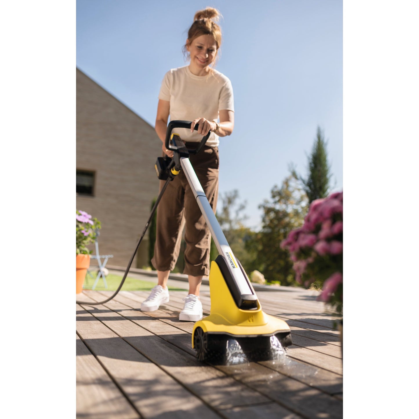 Kärcher Terrassenreiniger elektrisch PCL 3-18 30,7 x 36,3 x 132,4 cm (B x H x L) 10bar 4 bar: 180l/h Akku ohne Akkupack Zubehör erforderlich: Zubehör erforderlich