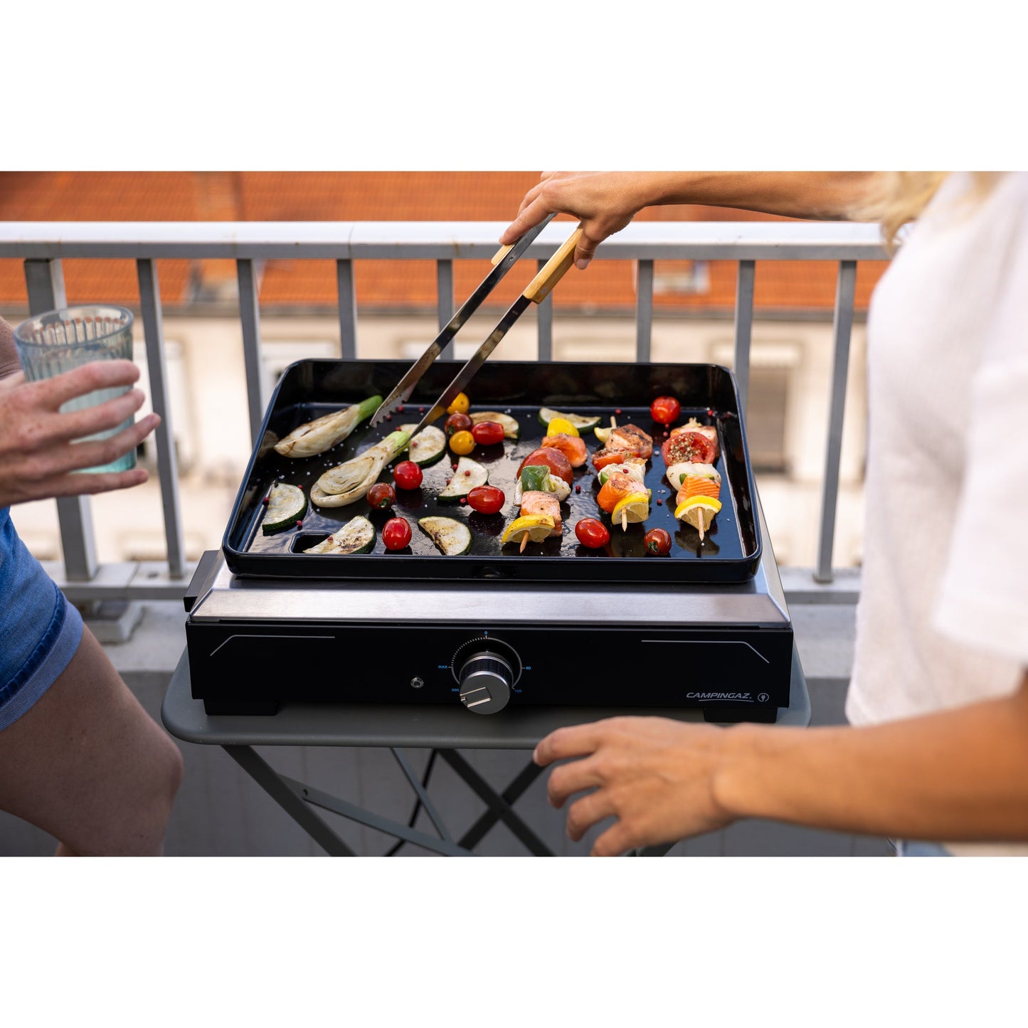 CAMPINGAZ Elektrogrill Plancha Electric 1 XD 51,4 x 18,4 x 38,3 cm (B x H x T) 2.100W inkl. Abdeckhaube