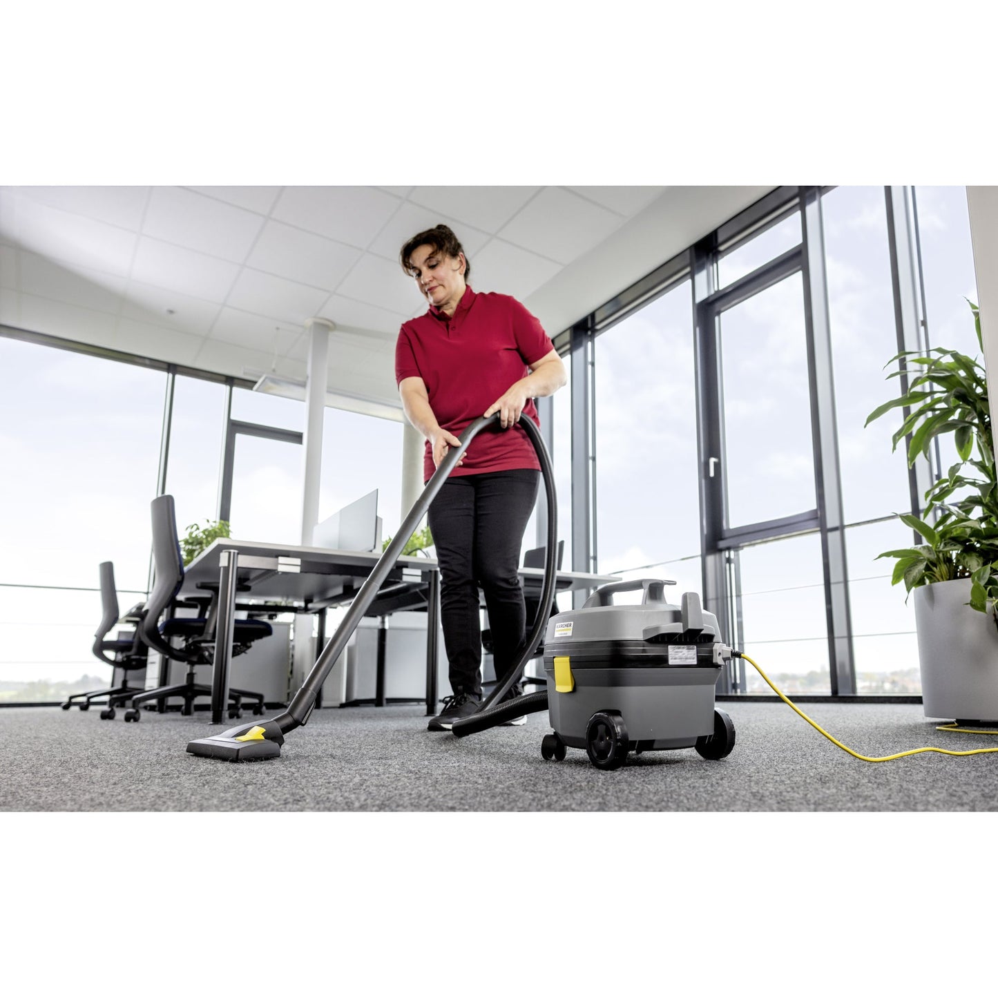 Kärcher Bodenstaubsauger T 7/1 Classic Adv 28,5 x 31 x 37,5 cm (B x H x T) 7l 850W