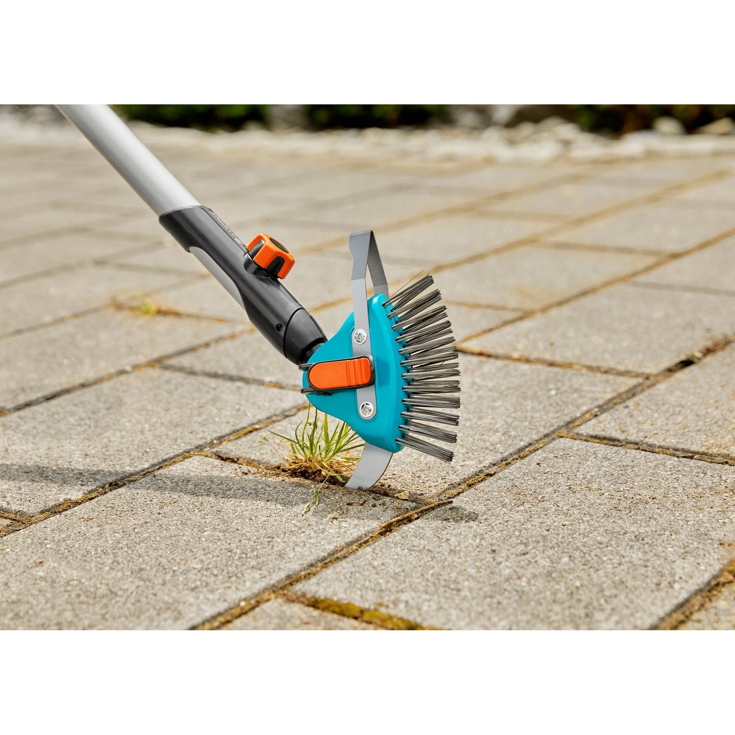 GARDENA Unkrautentferner combisystem 5,5 x 16,5 x 16 cm (B x H x T) Zubehör erforderlich: Zubehör erforderlich GARDENA Teleskopstiel Combisystem 03719-20 0,23kg