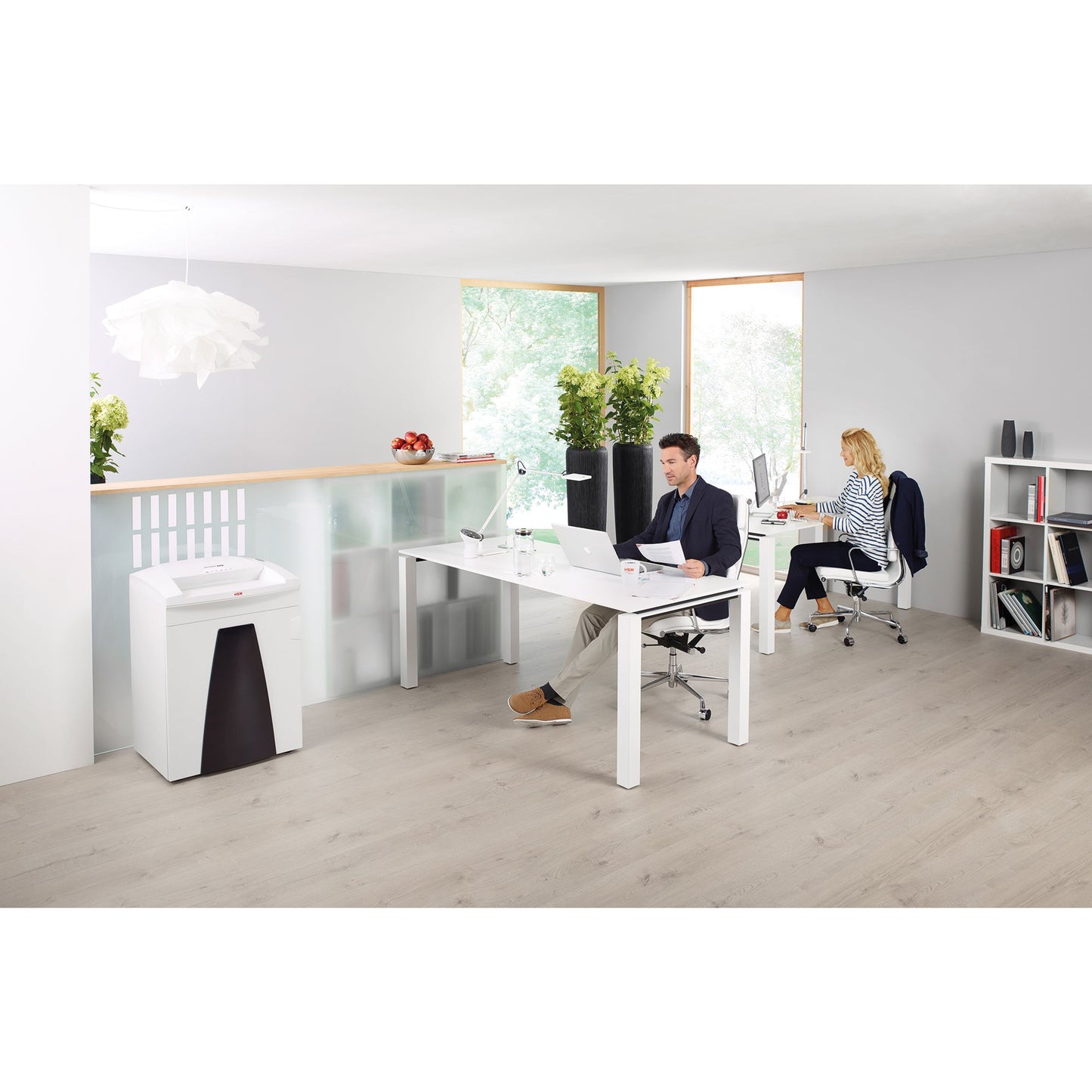HSM® Aktenvernichter SECURIO B35 P-5 Papier, Heftklammern, Büroklammern, Kreditkarten Partikelschnitt weiß