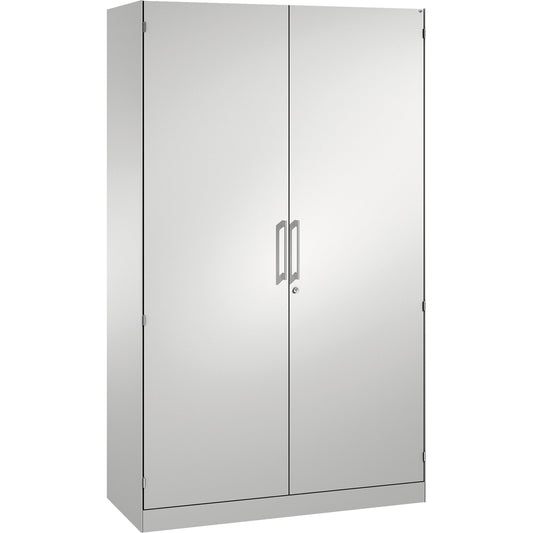 C+P Flügeltürenschrank Asisto 1.200 x 1.980 x 435 mm (B x H x T) 4 Fachböden Stahl Farbe der Front: lichtgrau Farbe des Korpus: lichtgrau
