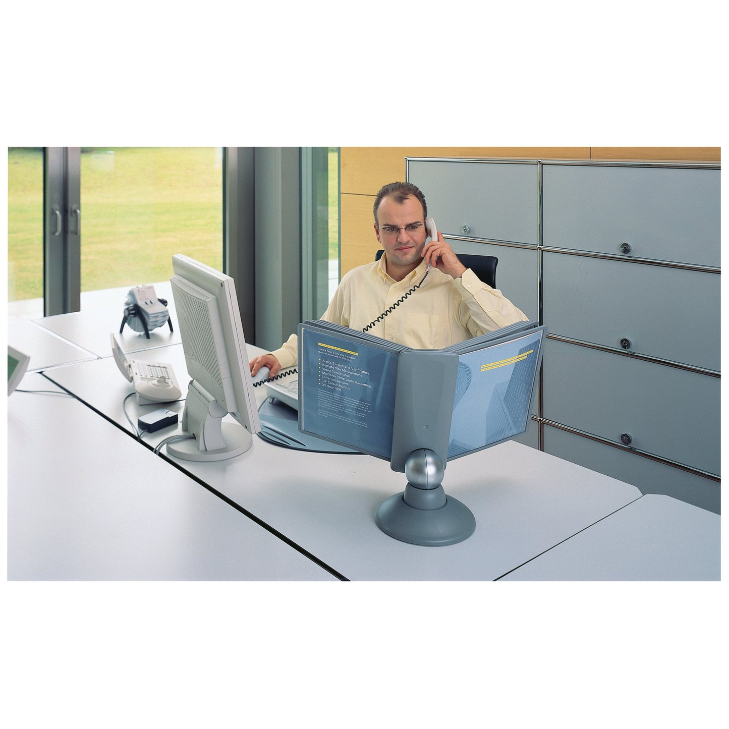 DURABLE Sichttafelständer SHERPA® MOTION TABLE 10 53 x 49 x 38 cm (B x H x T) Polyamid/Thermoplastische Elastomere/ABS Kunststoff/Polypropylen Anzahl der mitgelieferten Sichttafeln: 10 Sichttafeln graphit