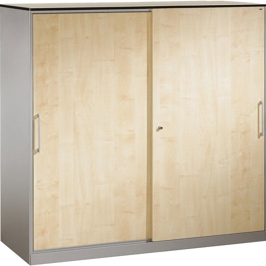C+P Schiebetürenschrank Asisto 1.200 x 1.310 x 435 mm (B x H x T) 2 Fachböden Farbe der Front: ahorn Farbe des Korpus: weißaluminium