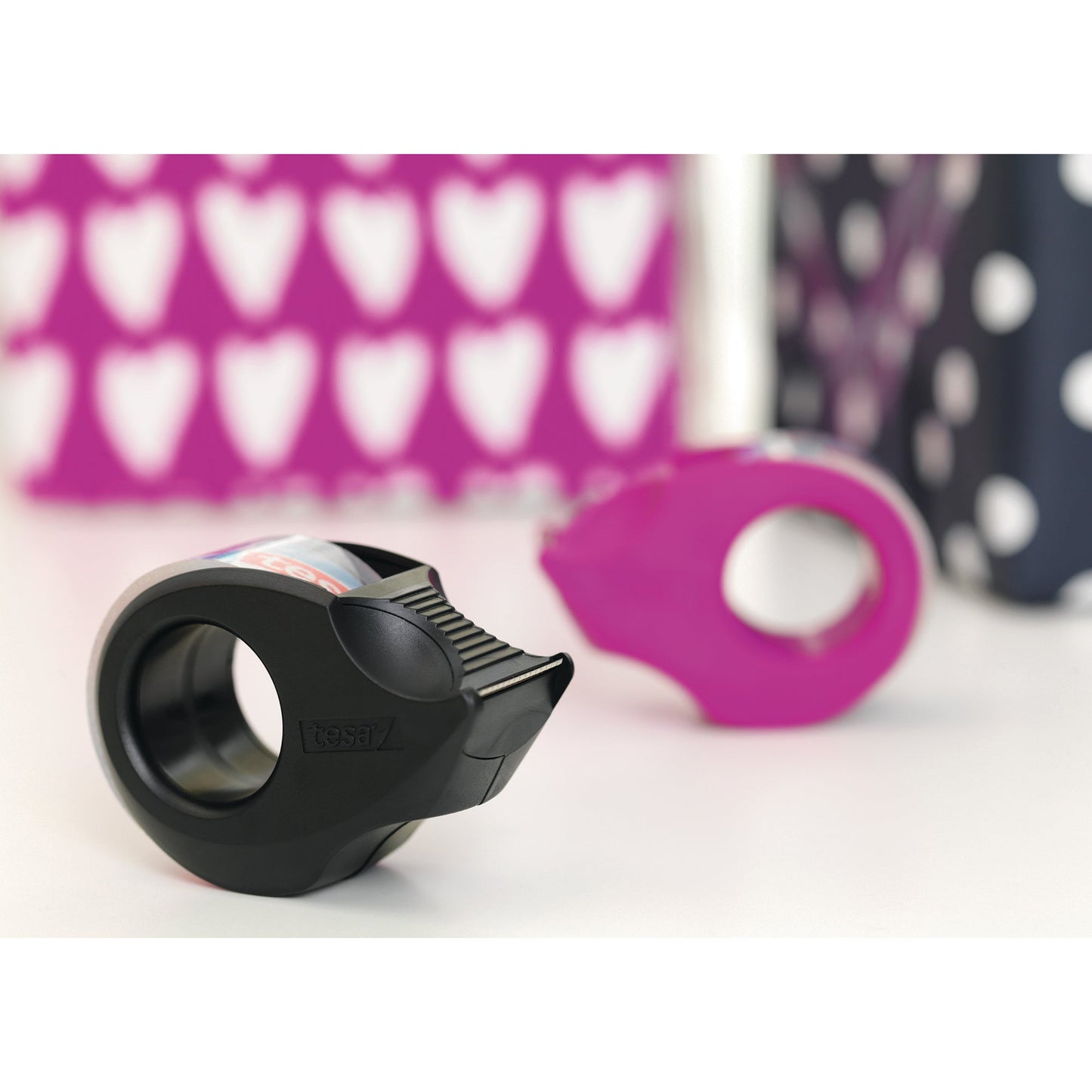 tesa® Handabroller Mini nachfüllbar inkl. 1 Rolle tesafilm® kristall-klar, 19 mm x 10 m (B x L) ohne Lösungsmittel farbig sortiert (freie Farbauswahl nicht möglich)