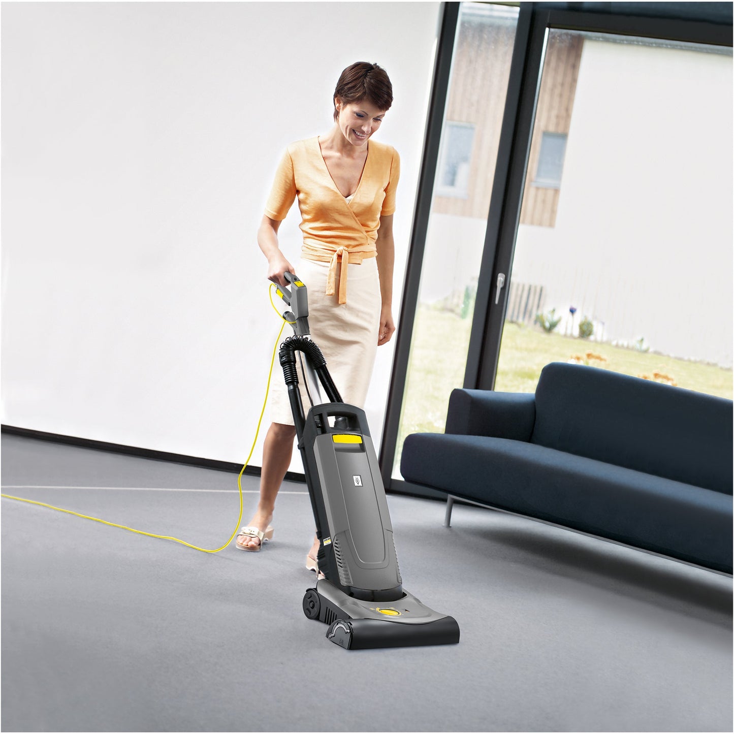Kärcher Teppichsauger CV 38/2 39 x 121,5 x 37 cm (B x H x T) 5,5l anthrazit/schwarz/gelb