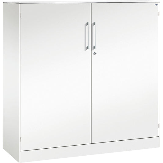 C+P Flügeltürenschrank Asisto 1.200 x 1.310 x 435 mm (B x H x T) 2 Fachböden Stahl Farbe der Front: verkehrsweiß Farbe des Korpus: verkehrsweiß