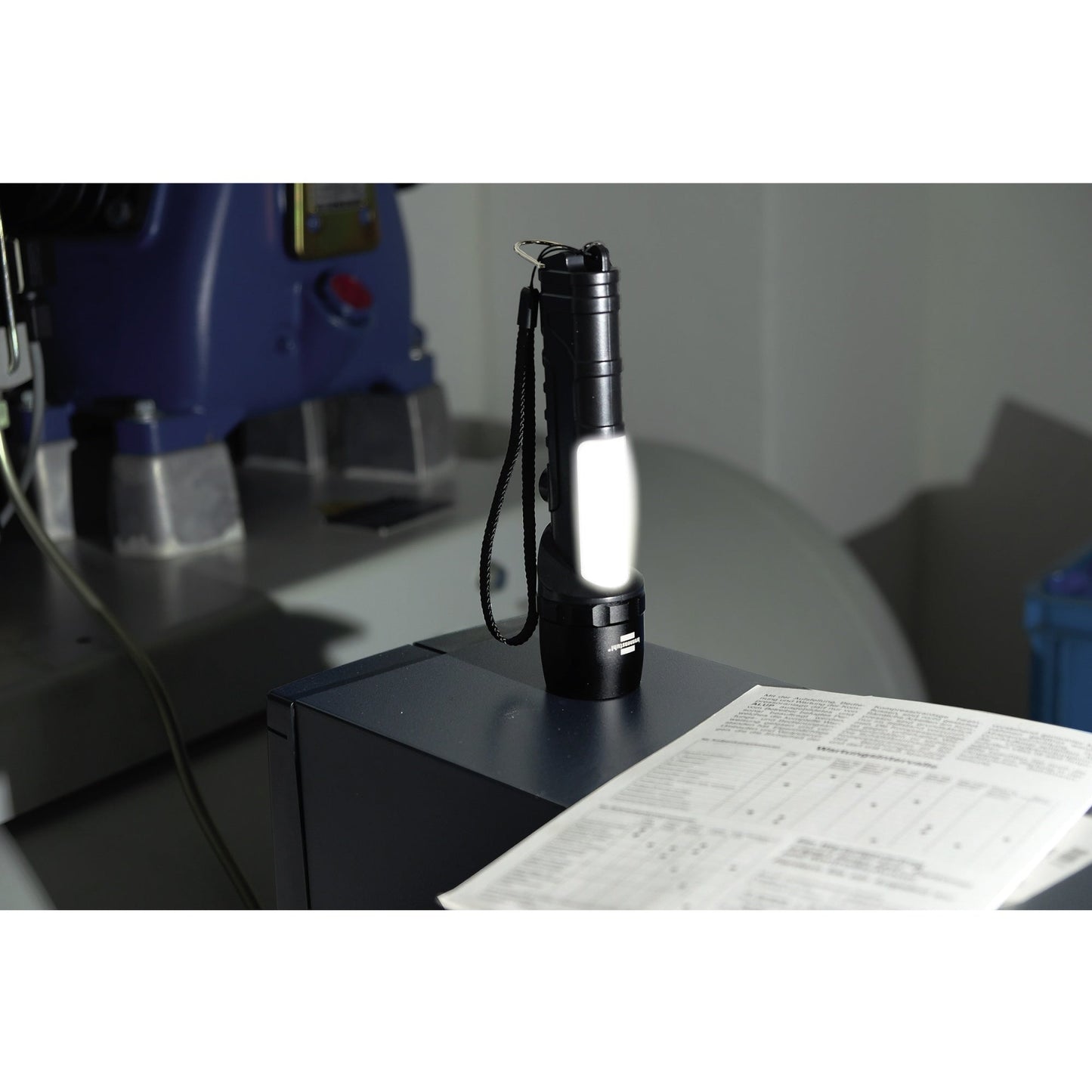 brennenstuhl® Taschenlampe LuxPremium THL 300 200m 360 + 240lm LED Metall