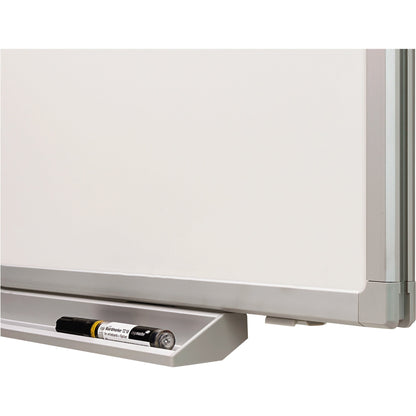 Legamaster Whiteboard PROFESSIONAL Maße der Oberfläche: 100 x 75 cm (B x H) Tafel magnethaftend nicht beidseitig beschreibbar inkl. 1 x Boardmarker Stahl emailliert weiß