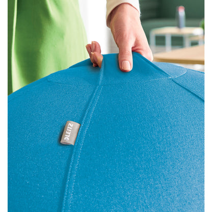 Leitz Sitzball Ergo Cosy 65cm inkl. Innenball, Stoffüberzug, Handluftpumpe, 2 Verschlussstopfen PVC, phtalatfrei 92 % Polyester, 8 % Elasthan blau