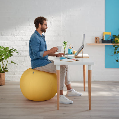 Leitz Sitzball Ergo Cosy 65cm inkl. Innenball, Stoffüberzug, Handluftpumpe, 2 Verschlussstopfen PVC, phtalatfrei 92 % Polyester, 8 % Elasthan gelb