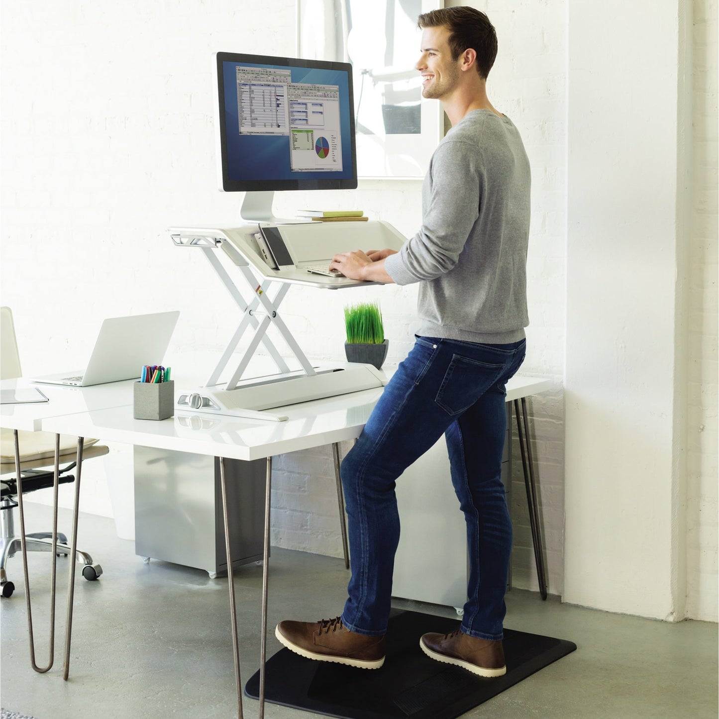 Fellowes® Anti-Ermüdungsmatte ActiveFusionT 91,5 x 61 cm (B x T) Polyurethan geriffelt schwarz