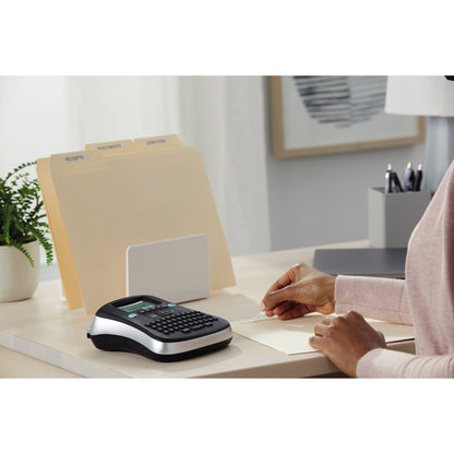 DYMO® Beschriftungsgerät LabelManagerT 210D+ 1 Display-Zeile 8 Schriftgrößen 2 Druckzeilen inkl. Netzteil, D1-Starter-Schriftbandkassette (12 mm x 3 m, schwarz auf weiß), Kurzanleitung