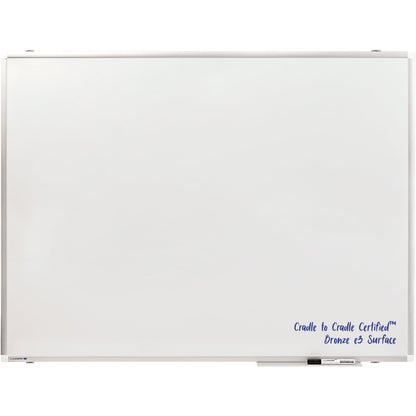 Legamaster Whiteboard PREMIUM PLUS Maße der Oberfläche: 120 x 90 cm (B x H) Tafel magnethaftend nicht beidseitig beschreibbar inkl. einem schwarzen Boardmarker TZ 1 Stahl emailliert weiß