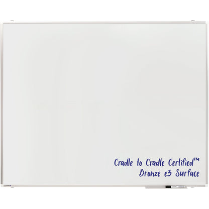 Legamaster Whiteboard PREMIUM PLUS Maße der Oberfläche: 150 x 120 cm (B x H) Tafel magnethaftend nicht beidseitig beschreibbar inkl. einem schwarzen Boardmarker TZ 1 Stahl emailliert weiß