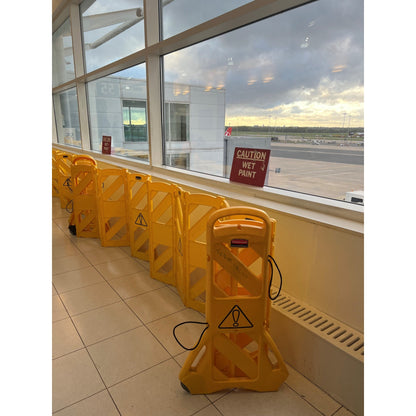 Rubbermaid Absperrsystem Innenbereich 59,69 x 33,02 x 101,6 cm (B x H x T) faltbar Polyethylen gelb