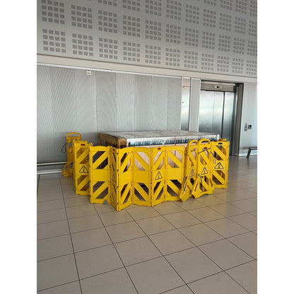 Rubbermaid Absperrsystem Innenbereich 59,69 x 33,02 x 101,6 cm (B x H x T) faltbar Polyethylen gelb