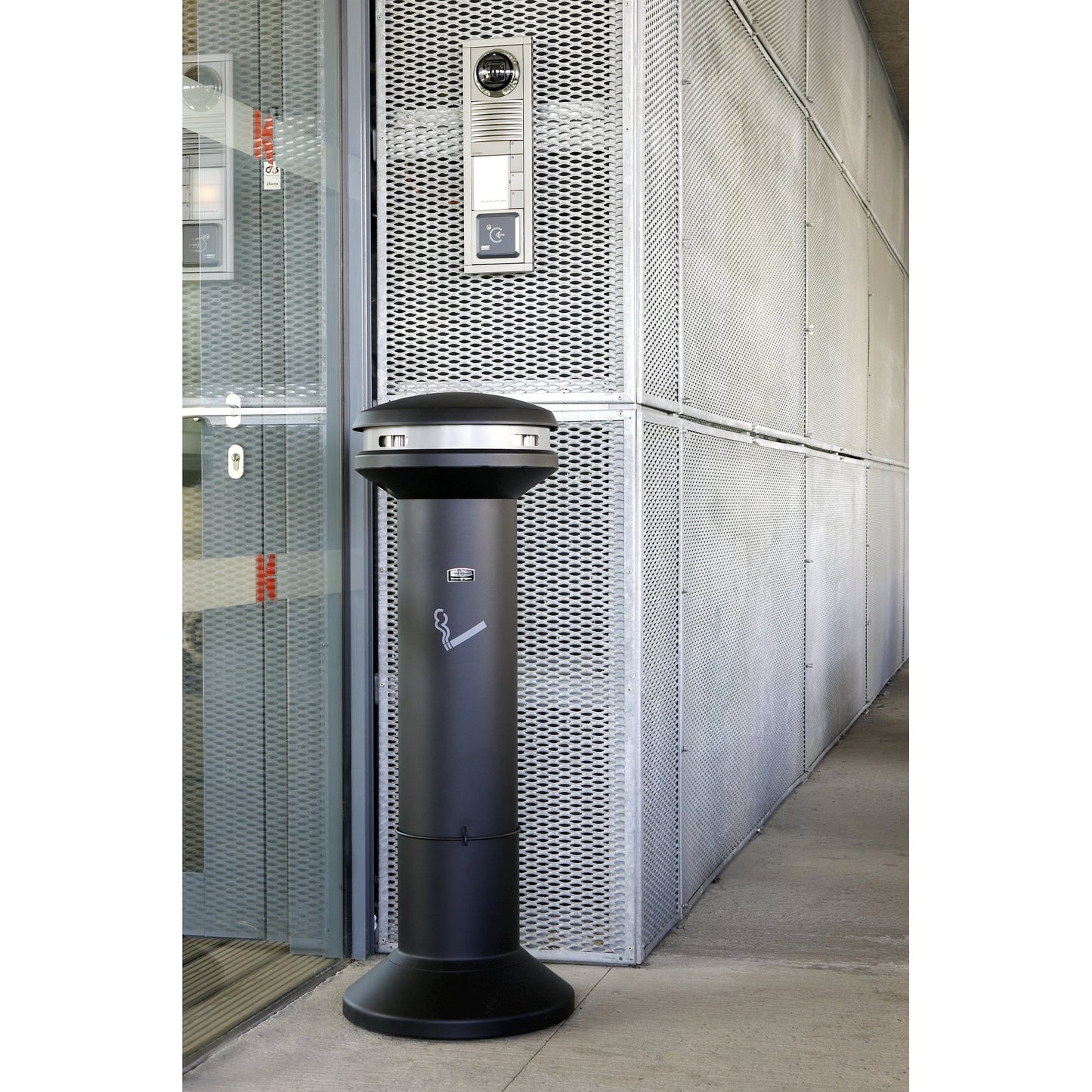 Rubbermaid Standascher InfinityT 39 x 105 cm (Ø x H) Metall schwarz
