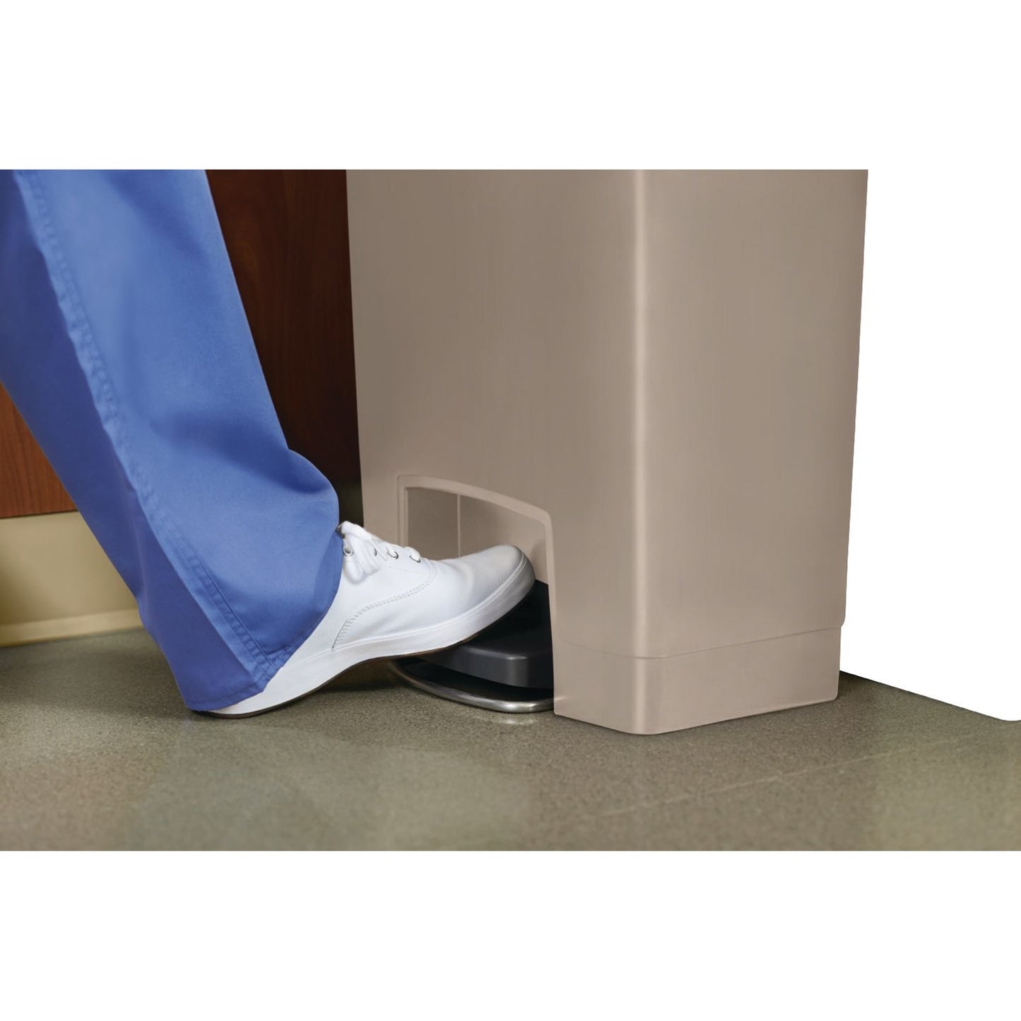 Rubbermaid Tretabfalleimer SLIM JIM® STEP-ON 33,19 x 74,72 x 49,78 cm (B x H x T) 50l Kunststoff beige