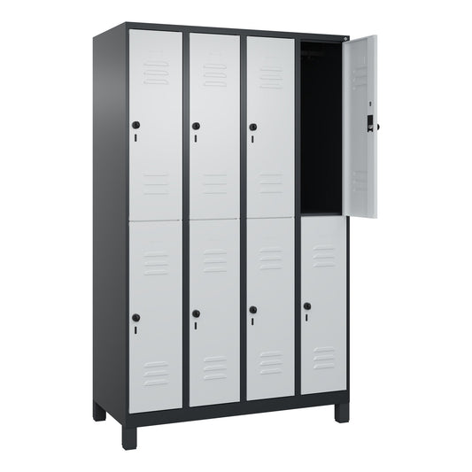 C+P Kleiderspind Classic PLUS 1.200 x 1.950 x 500 mm (B x H x T) 4 Abteile Stahl Farbe der Front: lichtgrau Farbe des Korpus: schwarzgrau