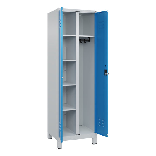 C+P Garderobenschrank Classic PLUS 600 x 1.950 x 500 mm (B x H x T) Stahl Farbe der Front: lichtblau Farbe des Korpus: lichtgrau
