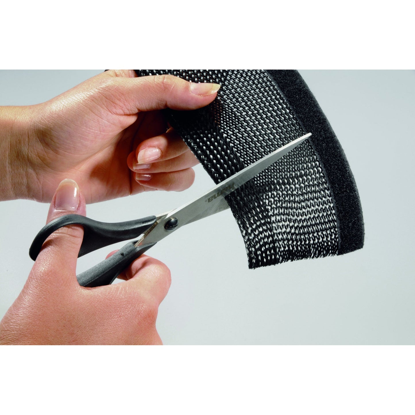 Hama Kabelschlauch 20-40 mm x 1,8 m (Ø x L) inkl. 2 Klettbänder schwarz