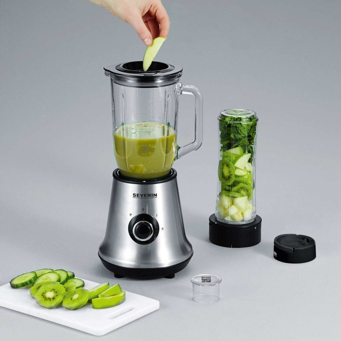 SEVERIN Standmixer SM 3737 Trinkbehälter, Deckel, Messeraufsatz Edelstahl, 3-flügelig Mixbehälter: 1.000 ml, Smoothie-Maker: 600ml 500W schwarz/silber