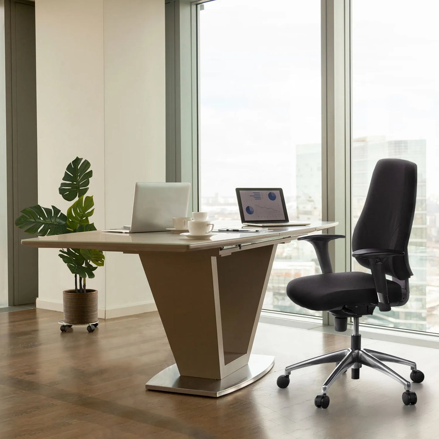 hjh OFFICE Bürodrehstuhl PRO-TEC 200 46-59cm Synchronmechanik Rolle hart gebremst (für Teppichboden) Aluminium schwarz