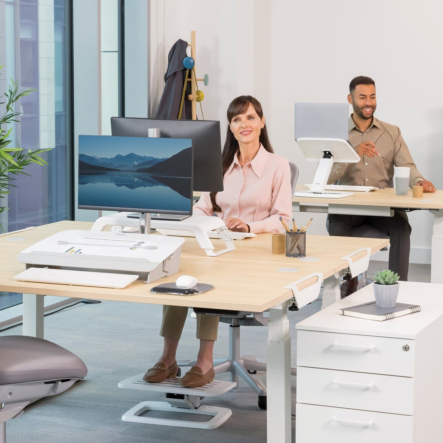 Fellowes® Fußstütze HanaT LT 45 x 17,5 x 36 cm (B x H x T) nicht beheizbar Kunststoff weiß