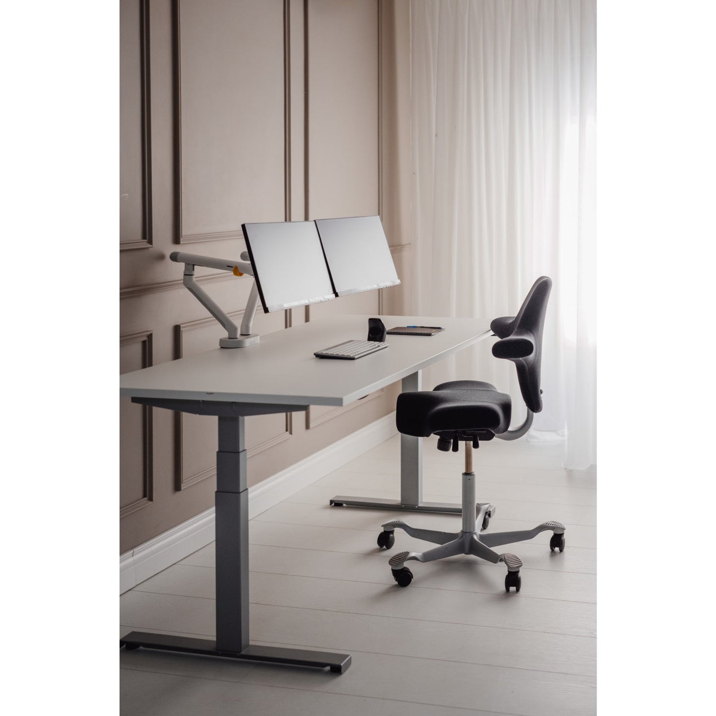 BakkerElkhuizen Monitorschwenkarm BE Flexible Dual 2 x 2-10kg Aluminium/Stahl/Kunststoff weiß/hellgrau