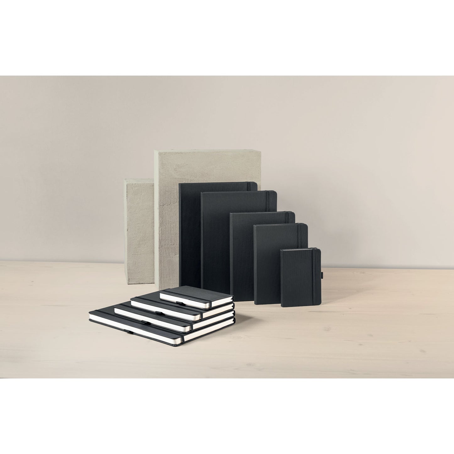 SIGEL Notizbuch Conceptum DIN A4+ liniert schwarz 97 Bl.