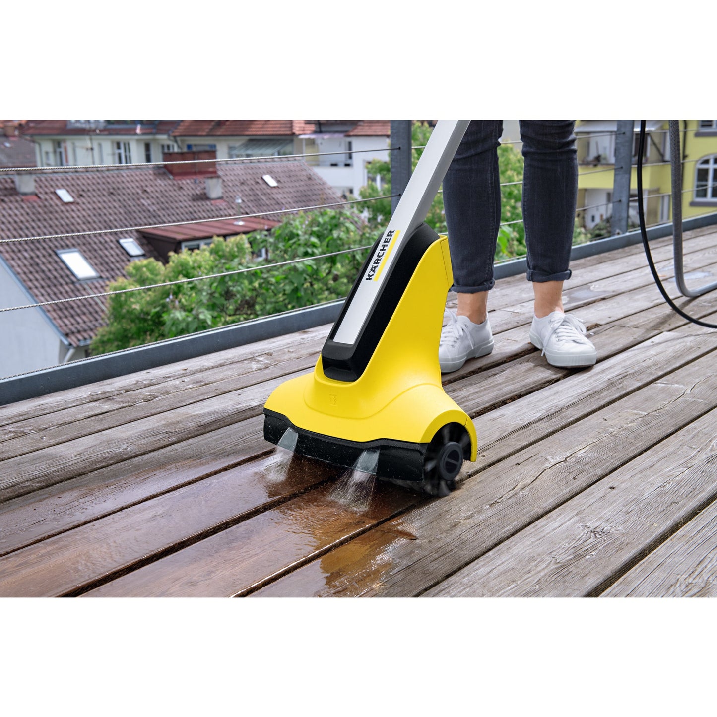 Kärcher Terrassenreiniger elektrisch PCL 4 30,7 x 35 x 128,1 cm (B x H x L) 10bar 4 bar: 180l/h Netzbetrieb 5kg