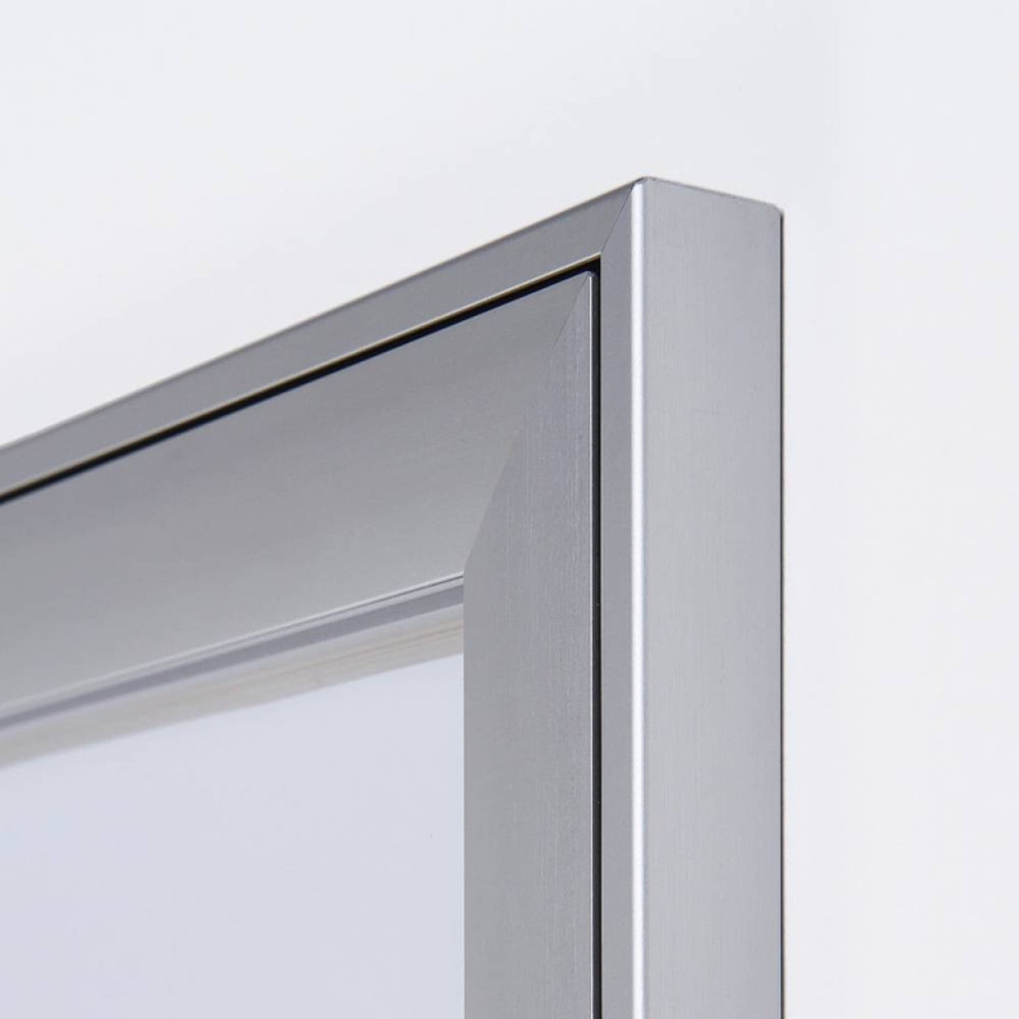 Showdown® Displays Schaukasten Innenbereich, regengeschützter Außenbereich 74,1 x 38,8 x 2,3 cm (B x H x T) 3 x DIN A4 mit Schloss Aluminium silber