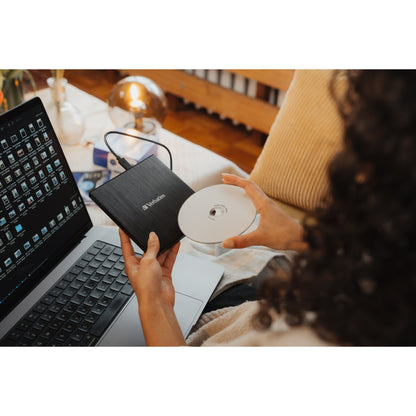 Verbatim Laufwerk extern Slimline DVD 145 x 11 x 133 mm (B x H x T) USB 3.2 GEN 1 CD, DVD, M-Disc Archivmedien Windows®, Mac universell inkl. USB-C/USB-A Kabel, USB-A/USB-C Adapter, Kurzinstallationsanleitung schwarz